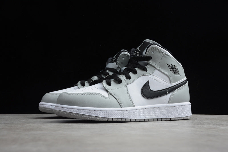 AJ1 Mid