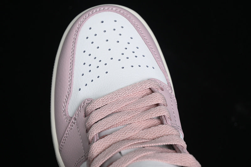 AJ1 Mid
