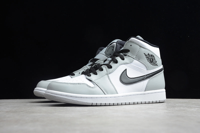 AJ1 Mid