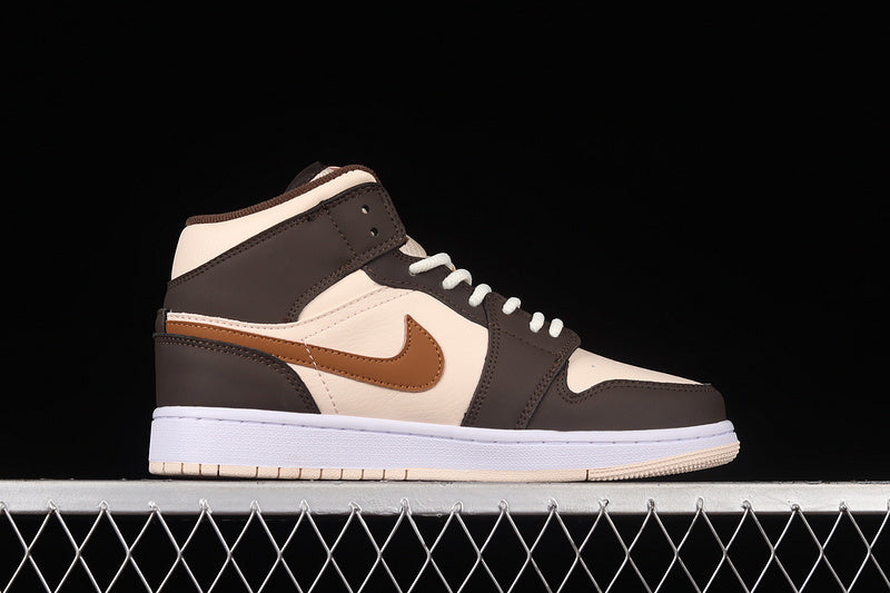 AJ1 Mid