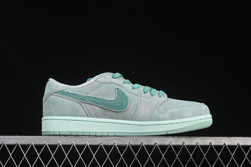 AJ1 Low