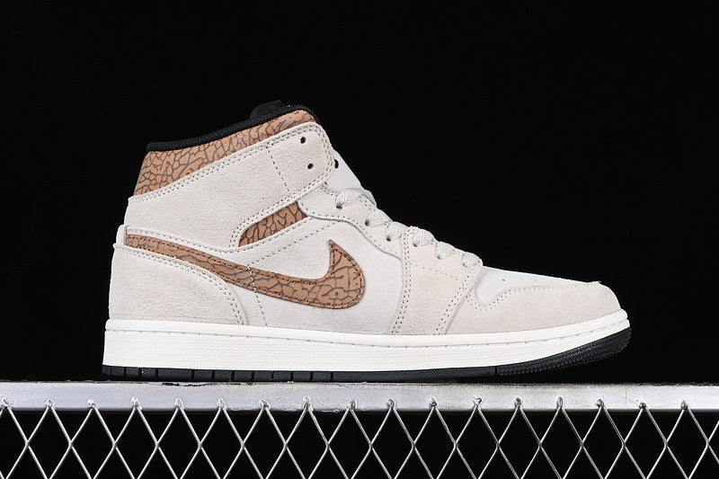 AJ1 Mid