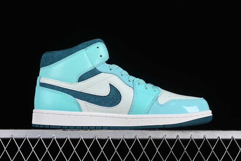 AJ1 Mid