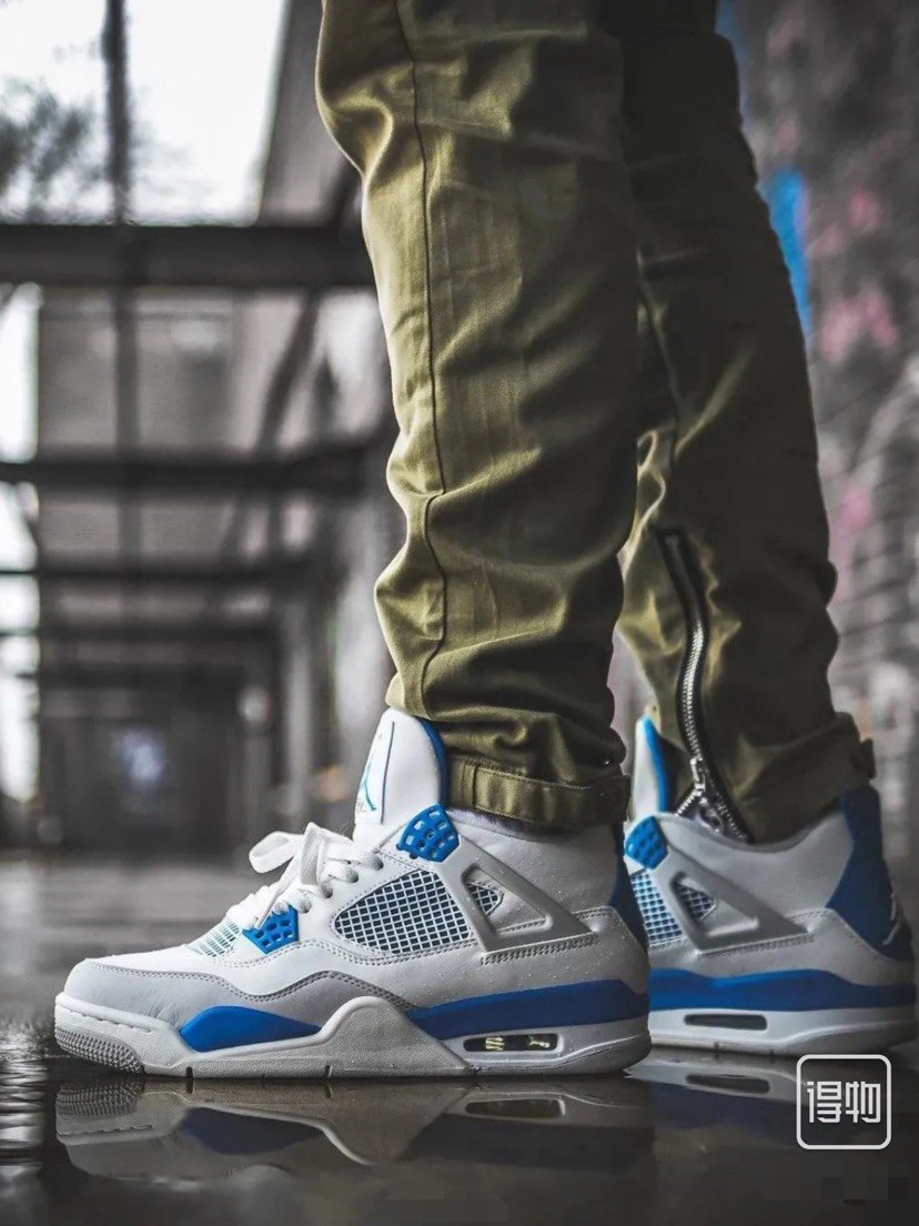 AJ4