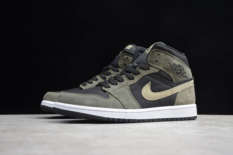 AJ1 Mid