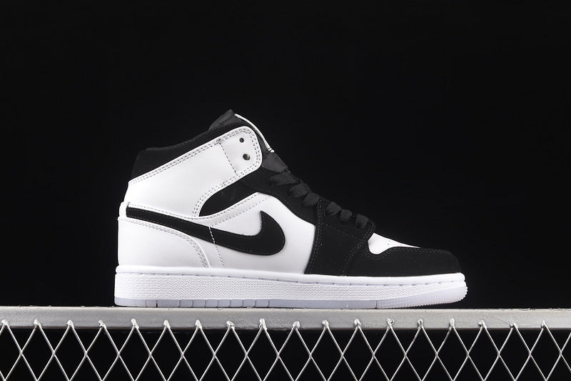 AJ1 Mid