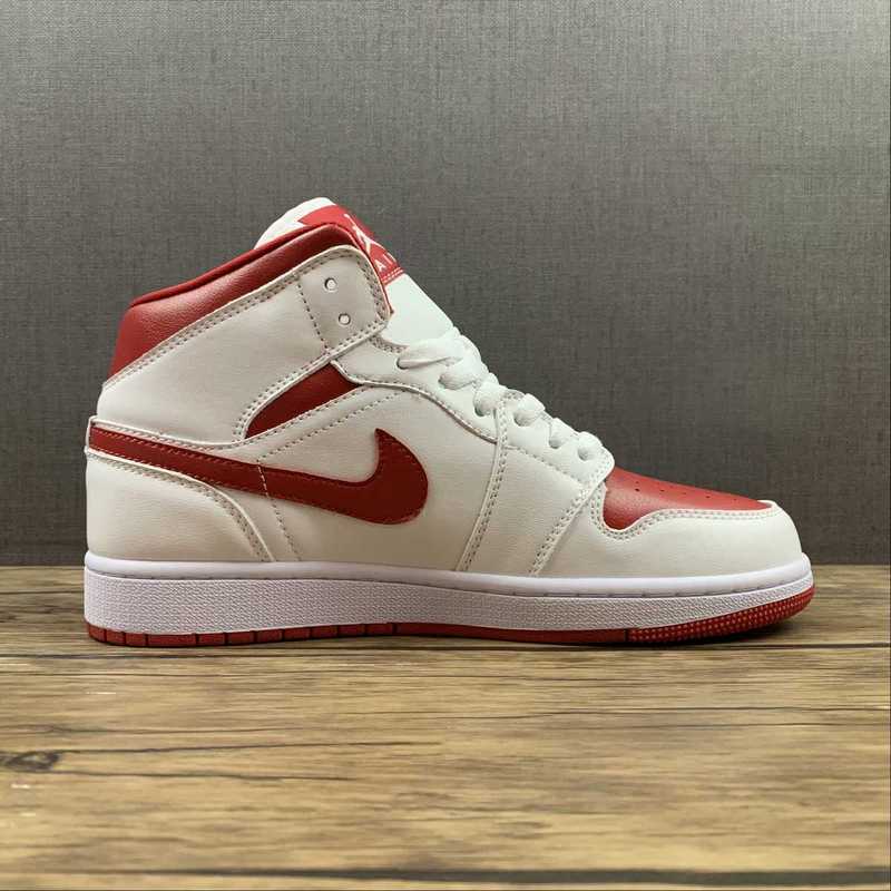 AJ1 Mid