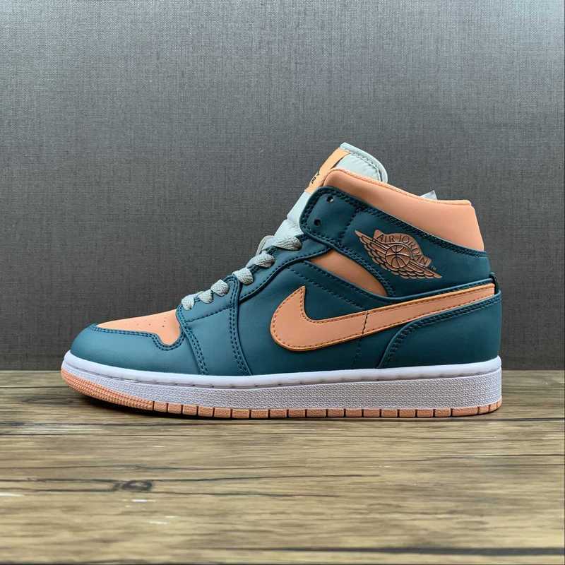 AJ1 Mid