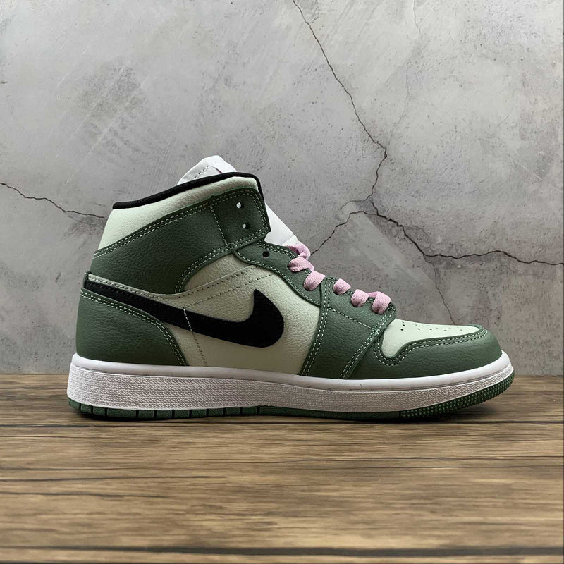 AJ1 Mid