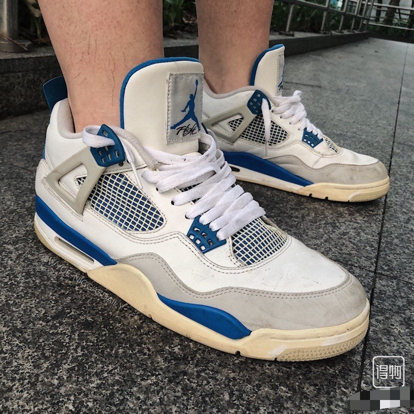 AJ4