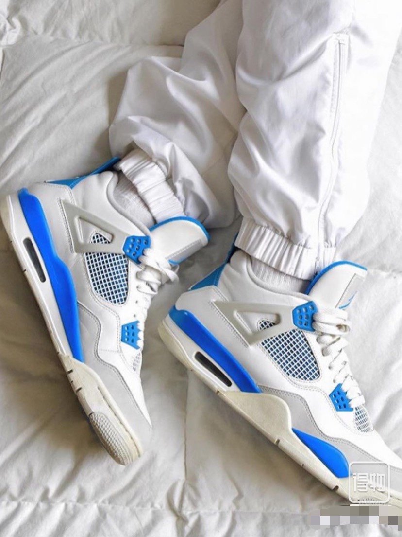 AJ4