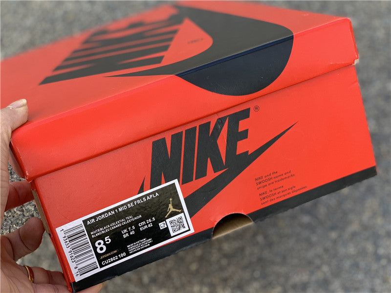 AJ1 Mid